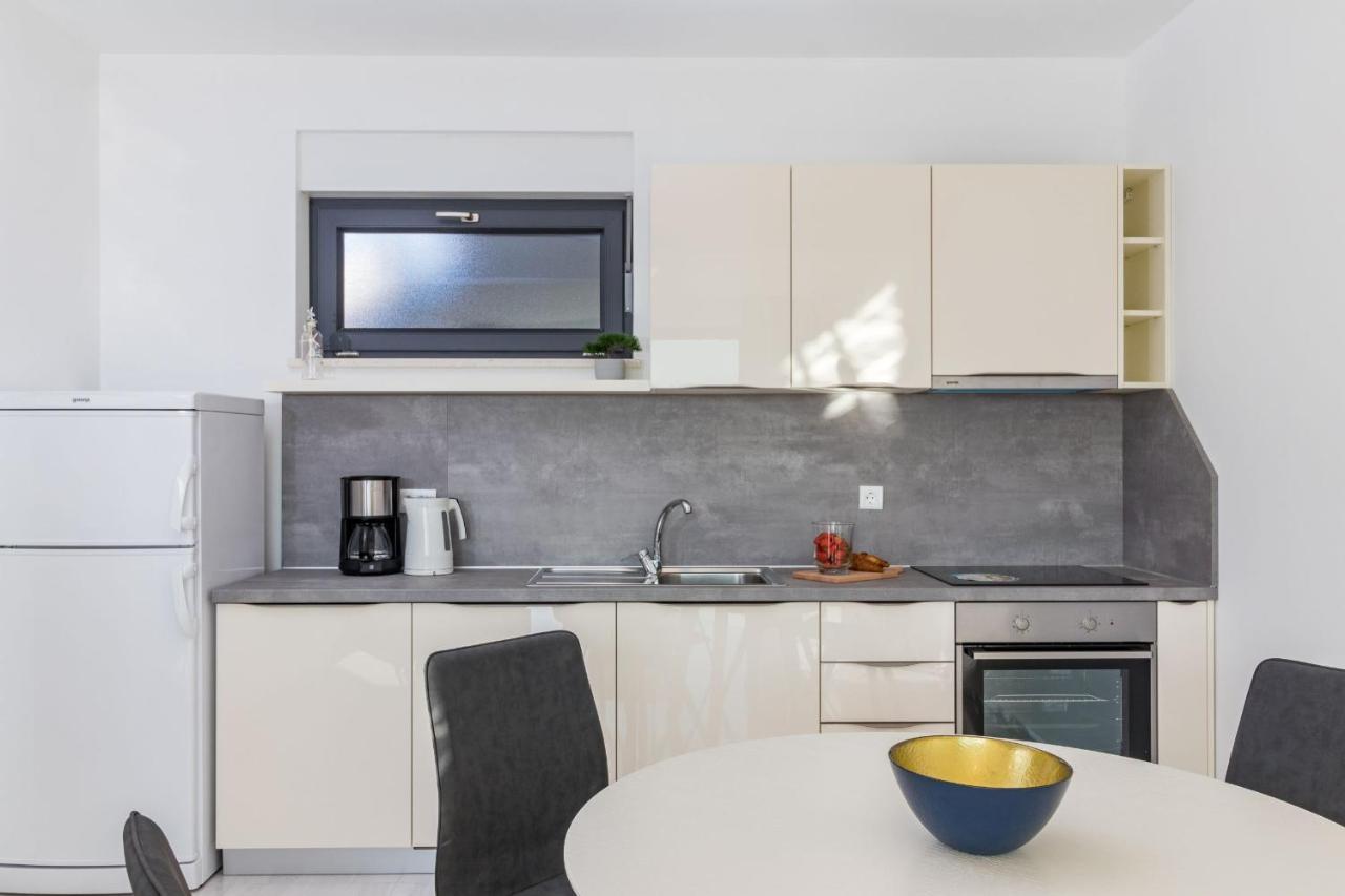 Garden Apartment Medulin Exterior photo